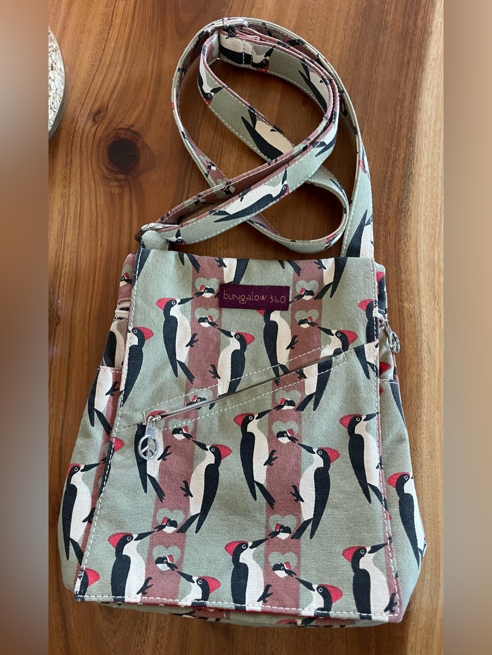 Bungalow 360 Crossbody Bag - Rare Woodpecker Print